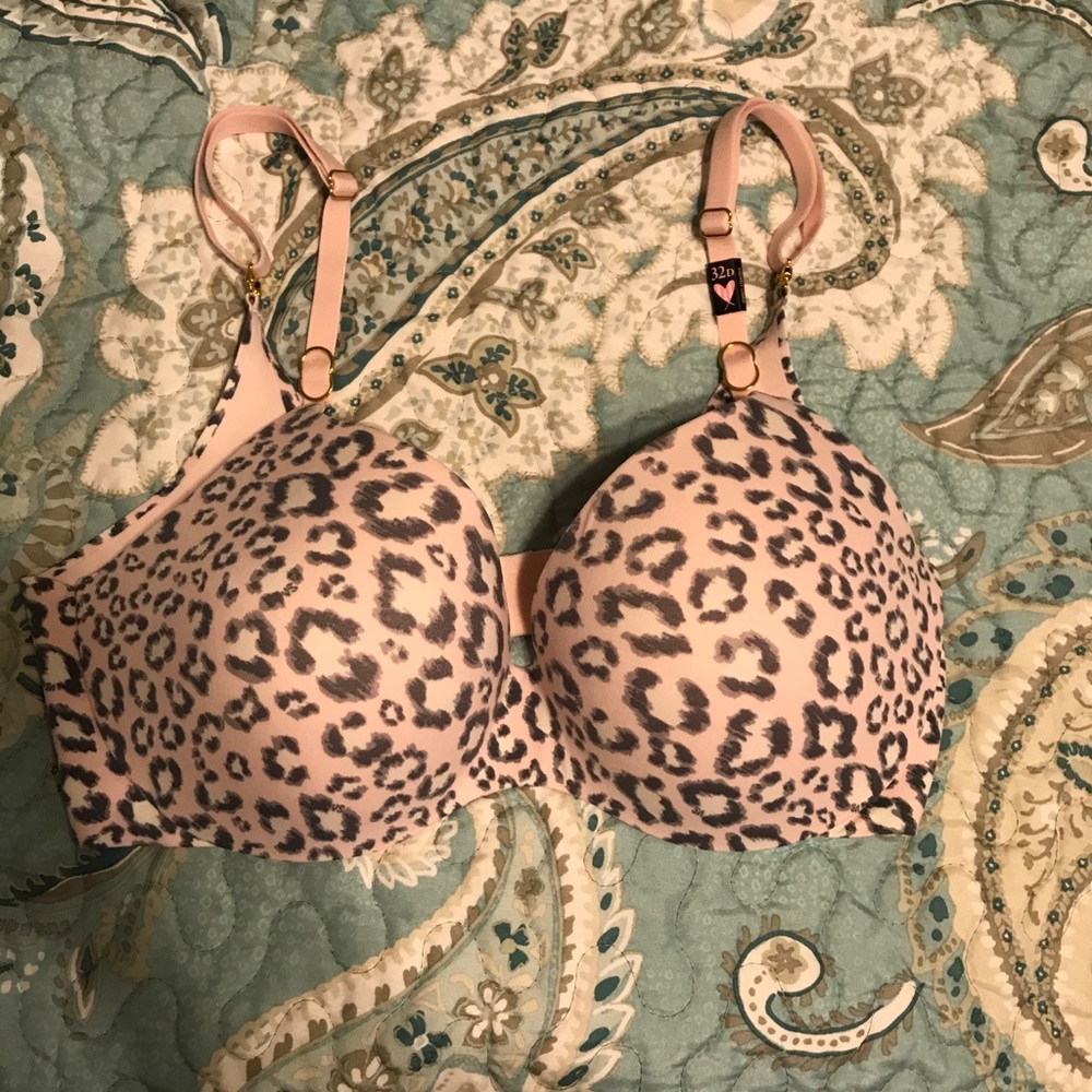 Victoria’s Secret Full Coverage Bra 32D